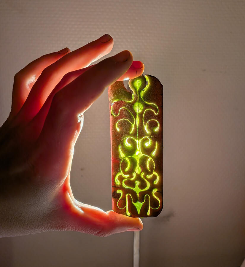 Vitrail miniature avec la technique du Pliques a jour